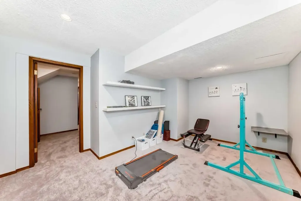 139 Wood Valley Bay SW Calgary AB T2W 5Y2