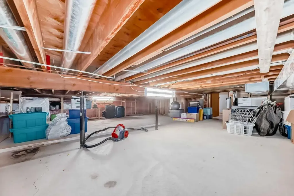 139 Wood Valley Bay SW Calgary AB T2W 5Y2