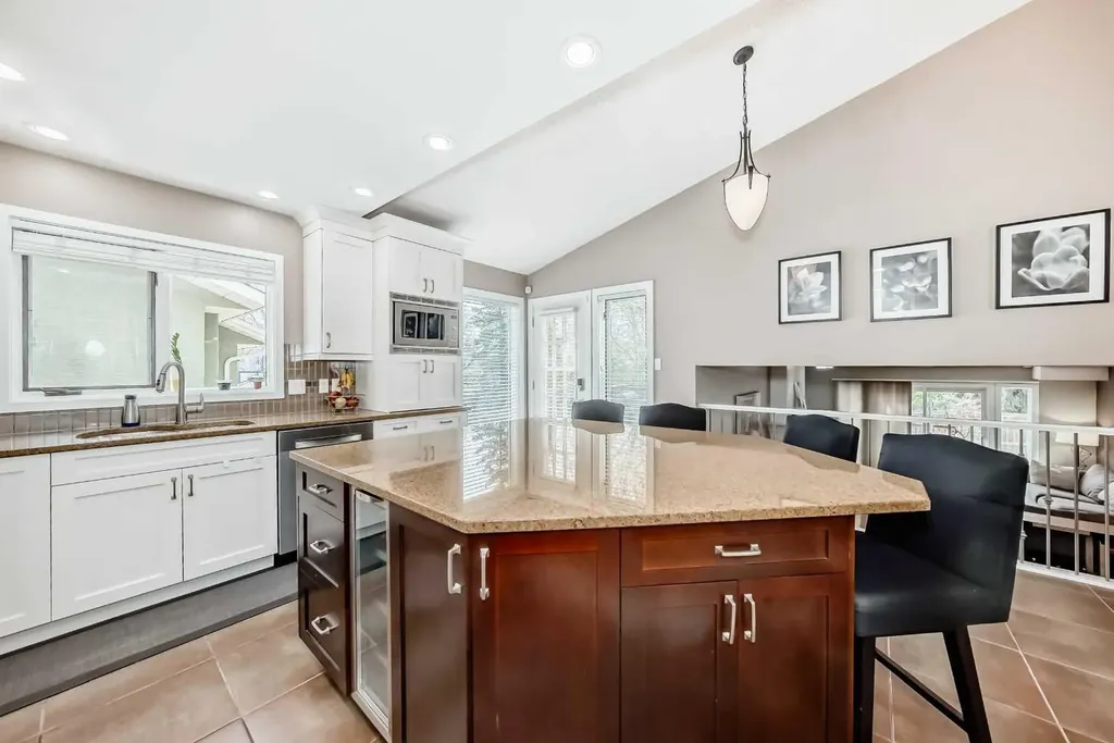 139 Wood Valley Bay SW Calgary AB T2W 5Y2
