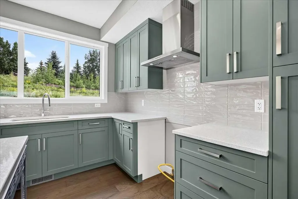156 Crimson Ridge Place NW Calgary AB T3L0K4