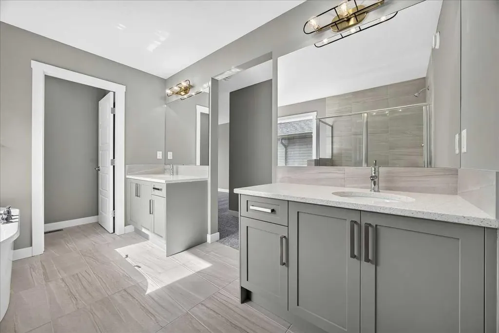 156 Crimson Ridge Place NW Calgary AB T3L0K4