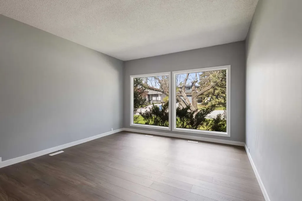 5876 Dalcastle Drive NW Calgary AB T3A 2B6