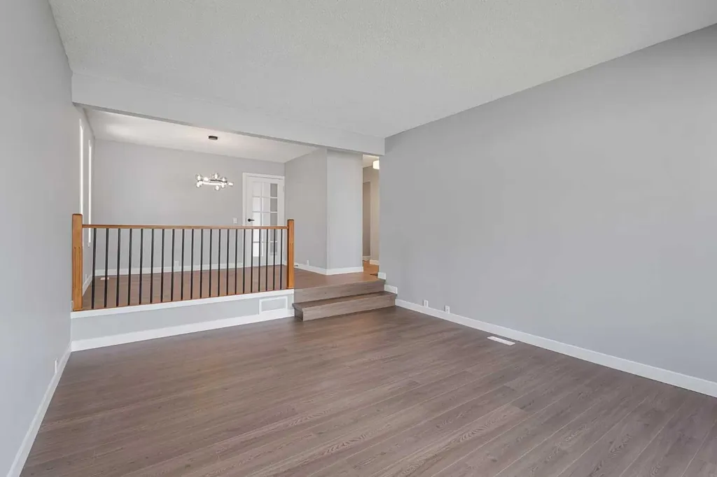 5876 Dalcastle Drive NW Calgary AB T3A 2B6