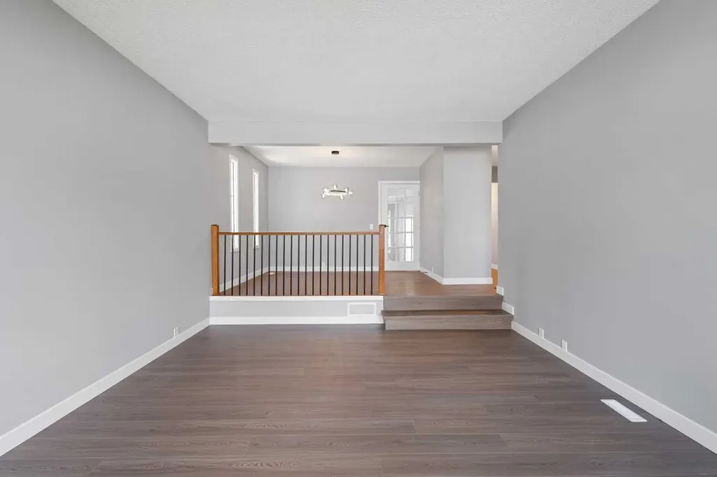 5876 Dalcastle Drive NW Calgary AB T3A 2B6