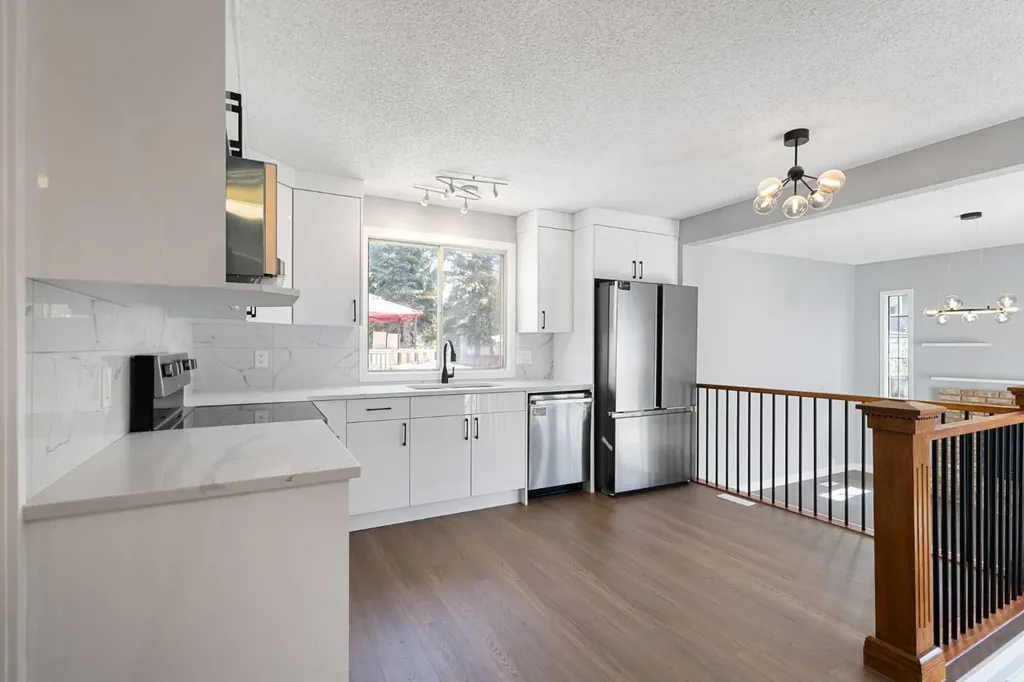 5876 Dalcastle Drive NW Calgary AB T3A 2B6