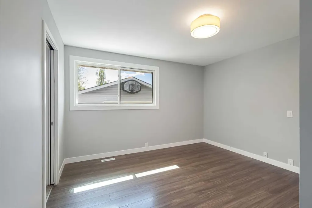 5876 Dalcastle Drive NW Calgary AB T3A 2B6