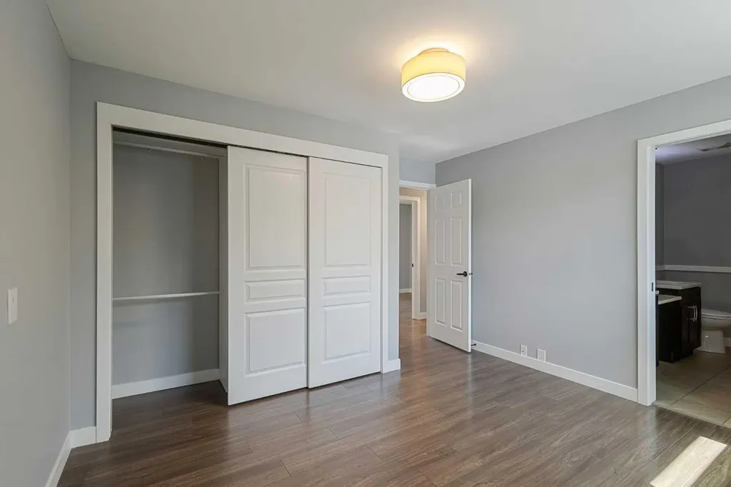 5876 Dalcastle Drive NW Calgary AB T3A 2B6