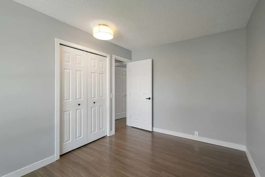 5876 Dalcastle Drive NW Calgary AB T3A 2B6