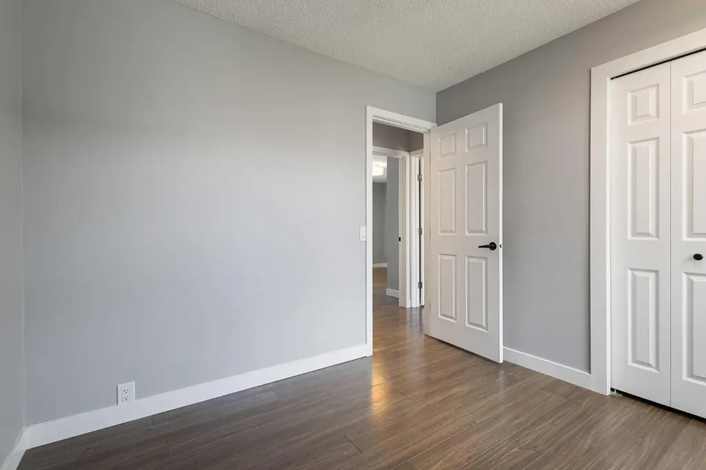5876 Dalcastle Drive NW Calgary AB T3A 2B6