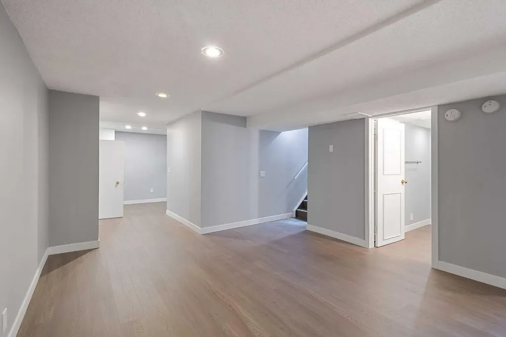 5876 Dalcastle Drive NW Calgary AB T3A 2B6