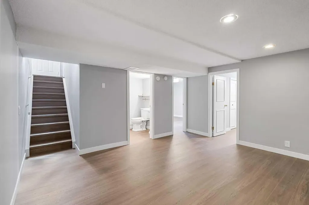 5876 Dalcastle Drive NW Calgary AB T3A 2B6
