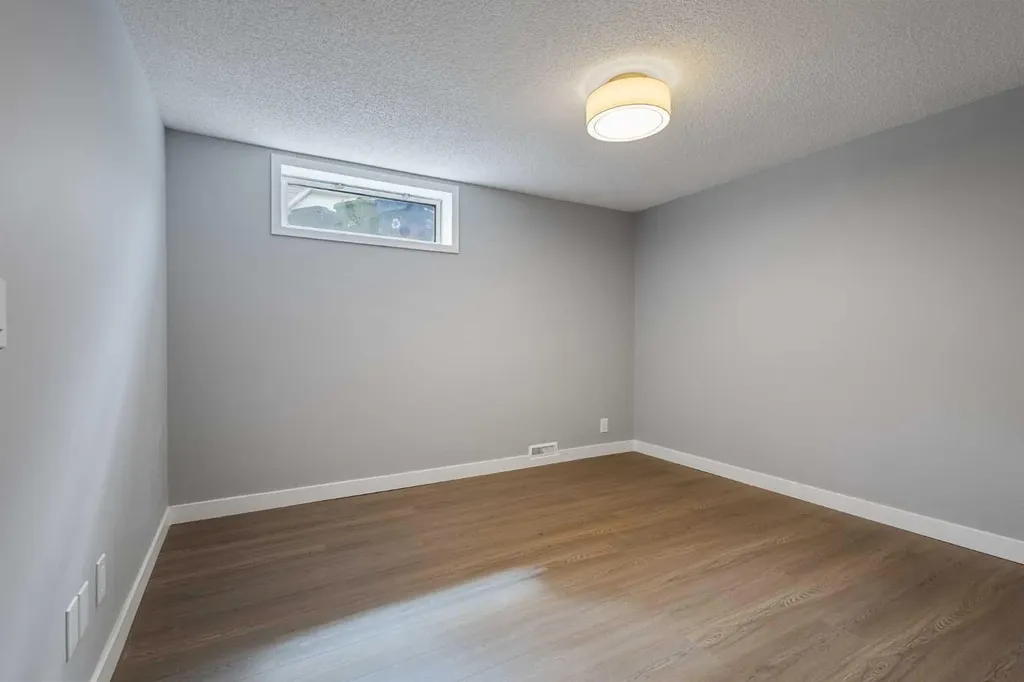 5876 Dalcastle Drive NW Calgary AB T3A 2B6