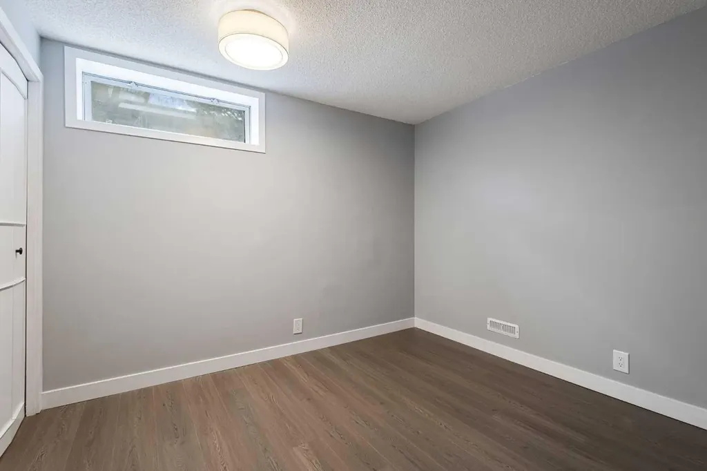 5876 Dalcastle Drive NW Calgary AB T3A 2B6
