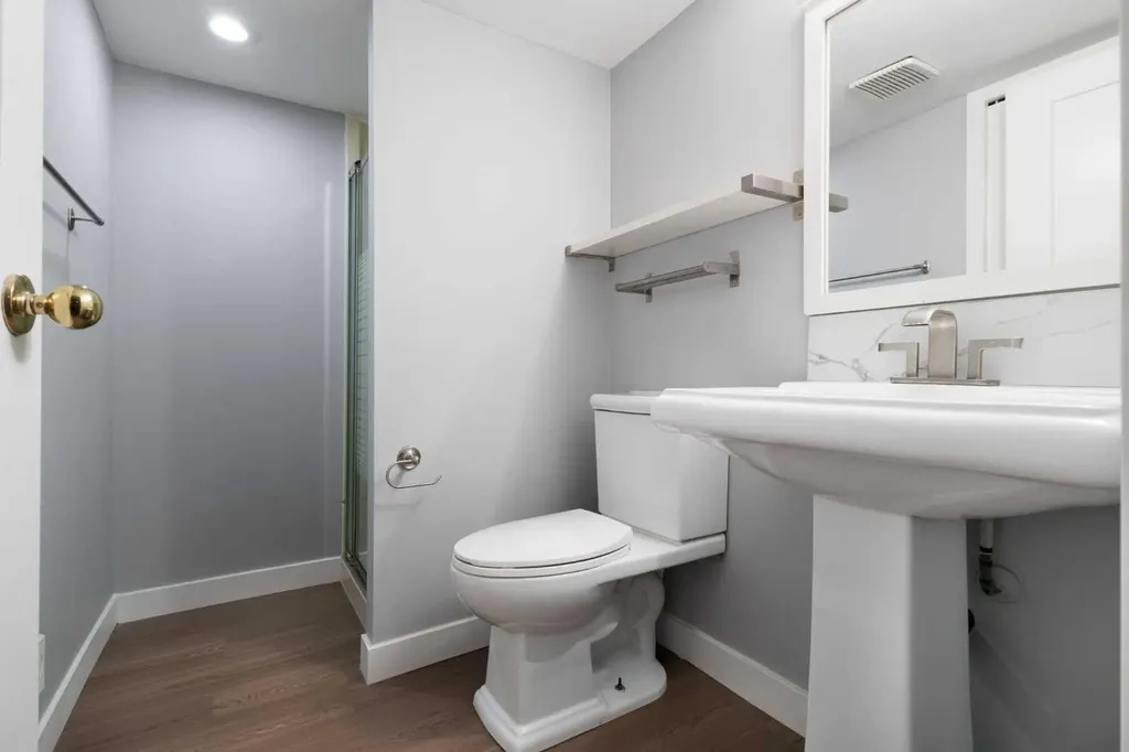 5876 Dalcastle Drive NW Calgary AB T3A 2B6