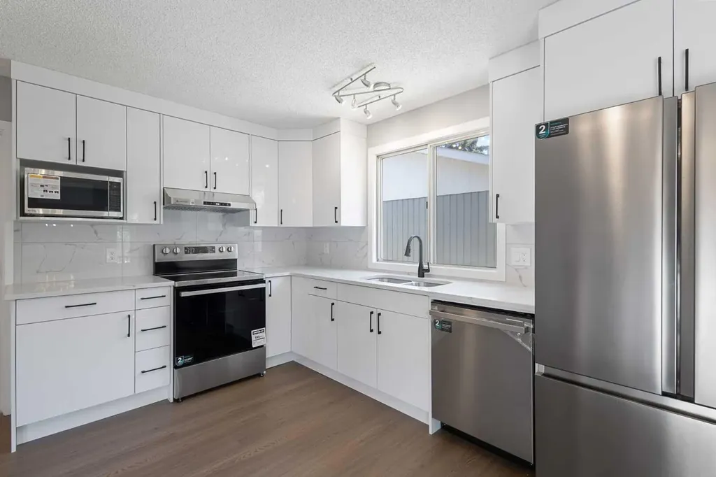 5876 Dalcastle Drive NW Calgary AB T3A 2B6