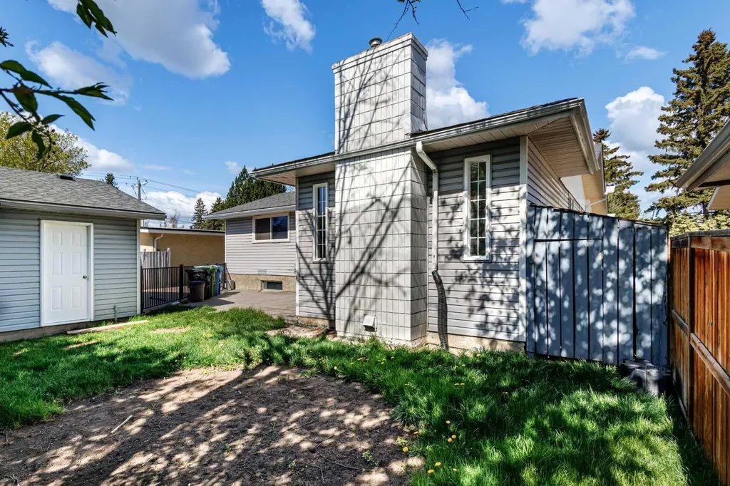 5876 Dalcastle Drive NW Calgary AB T3A 2B6