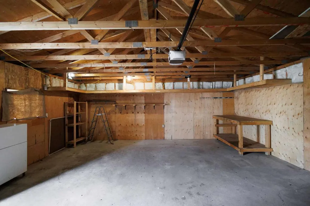 5876 Dalcastle Drive NW Calgary AB T3A 2B6