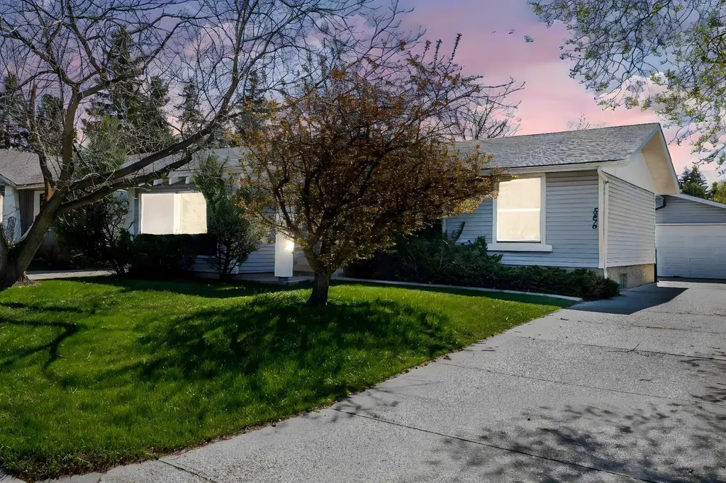5876 Dalcastle Drive NW Calgary AB T3A 2B6