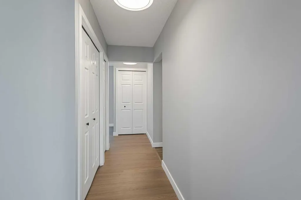 5876 Dalcastle Drive NW Calgary AB T3A 2B6