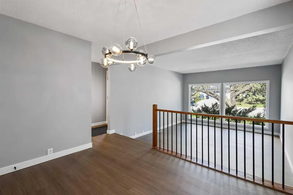 5876 Dalcastle Drive NW Calgary AB T3A 2B6