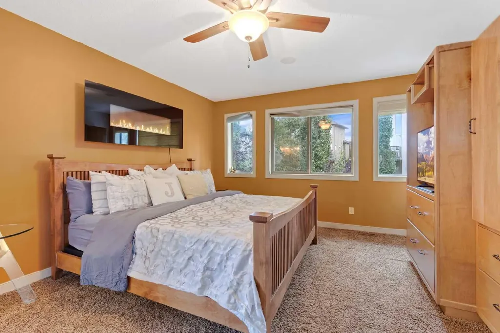 393 Banister Drive Okotoks AB T1S 1W2
