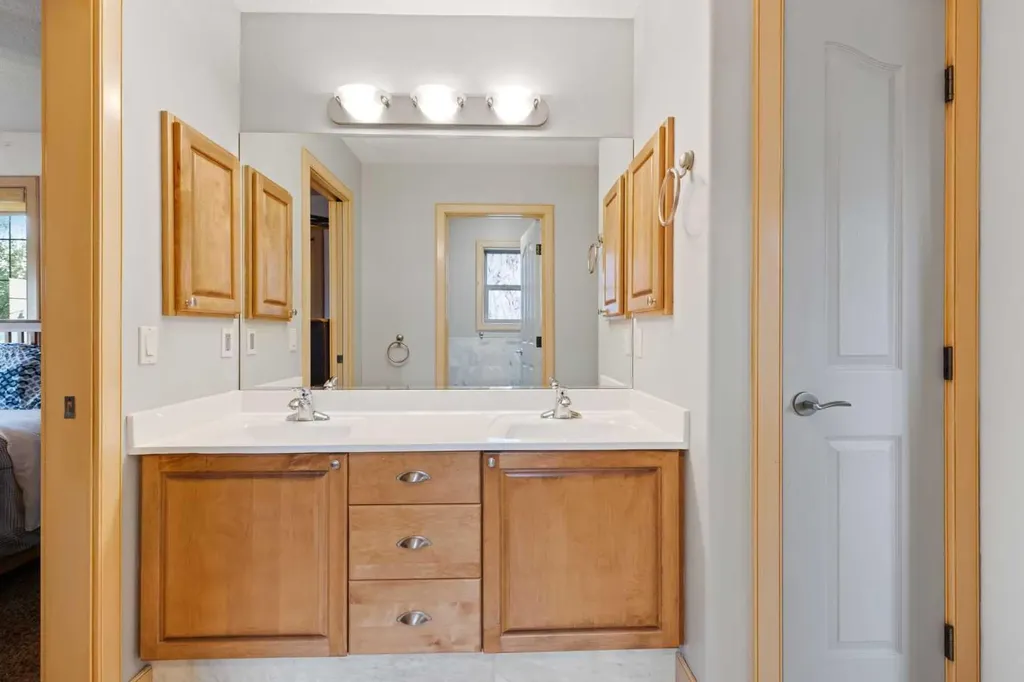 393 Banister Drive Okotoks AB T1S 1W2