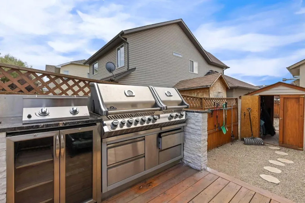 393 Banister Drive Okotoks AB T1S 1W2