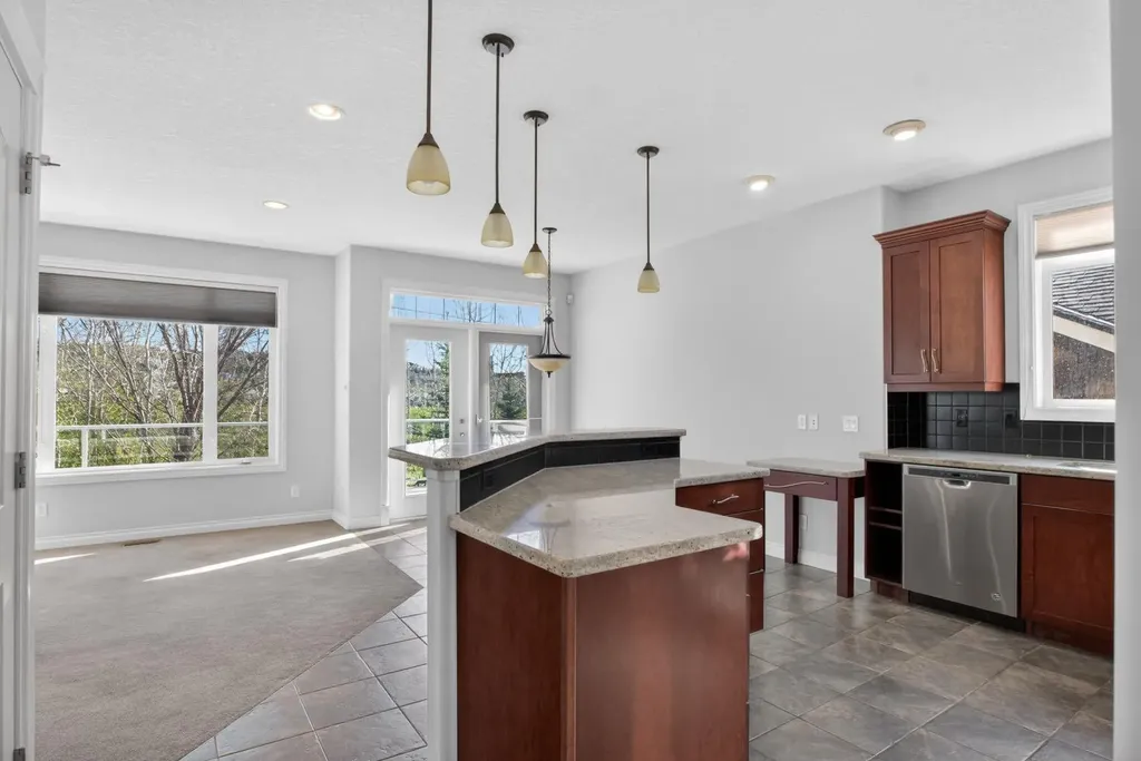 14 Discovery Woods Villas SW Calgary AB T2H5A6