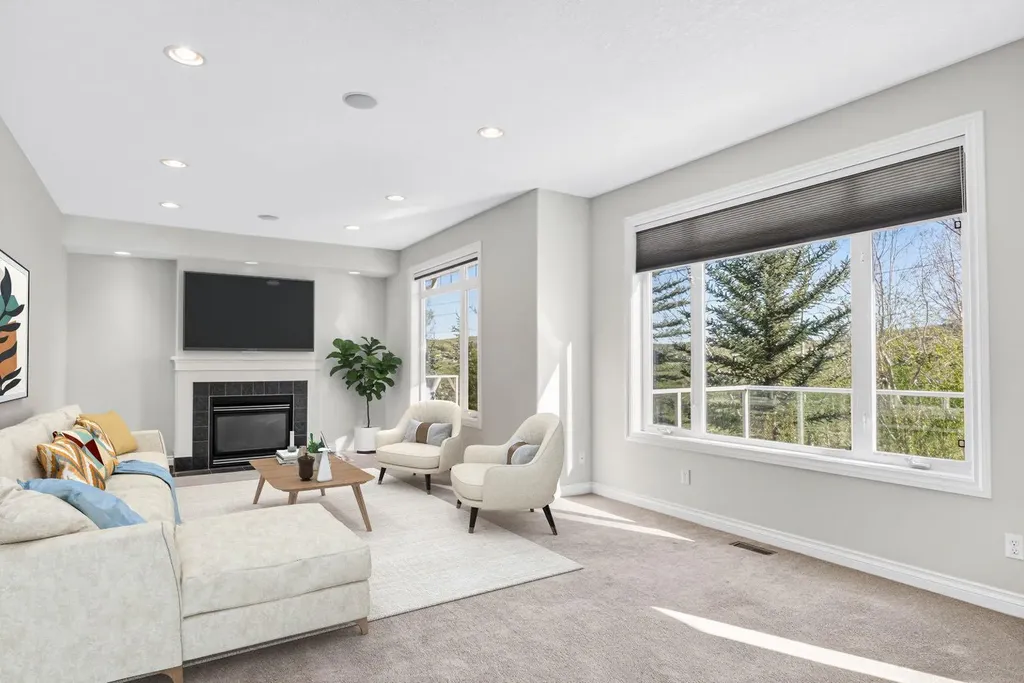 14 Discovery Woods Villas SW Calgary AB T2H5A6