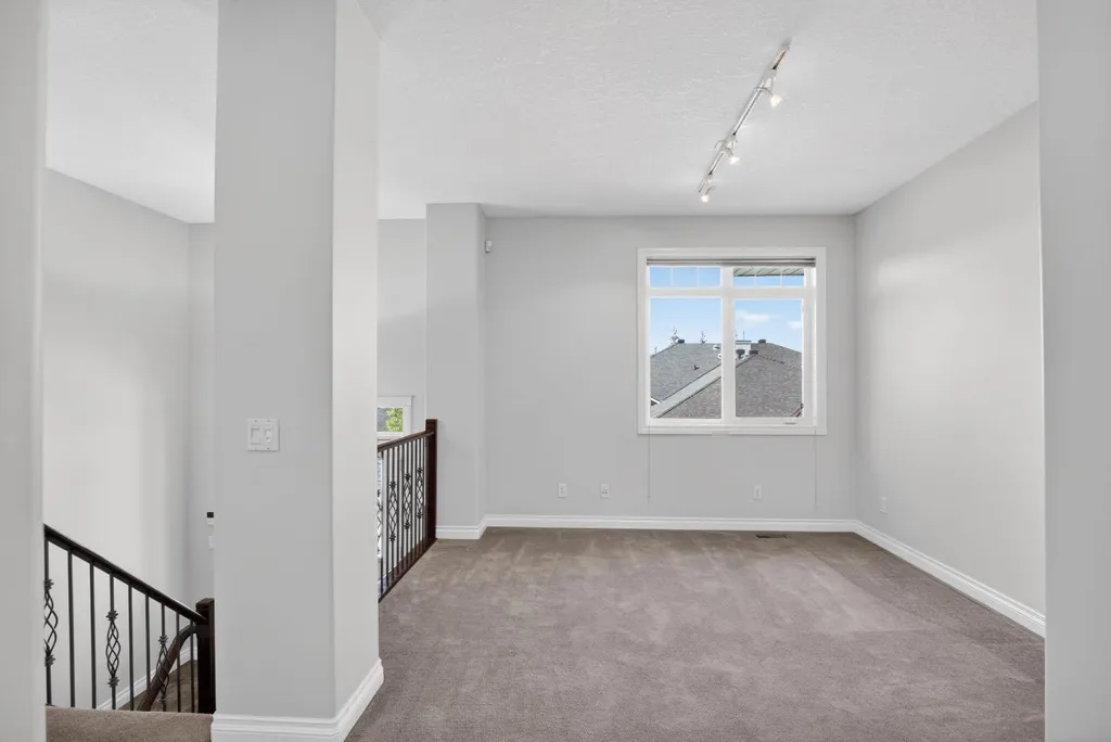 14 Discovery Woods Villas SW Calgary AB T2H5A6