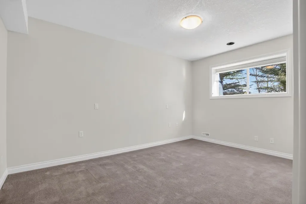 14 Discovery Woods Villas SW Calgary AB T2H5A6