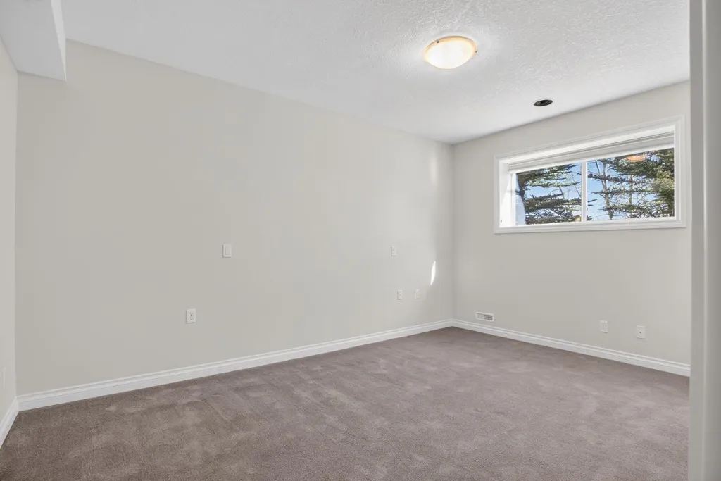 14 Discovery Woods Villas SW Calgary AB T2H5A6
