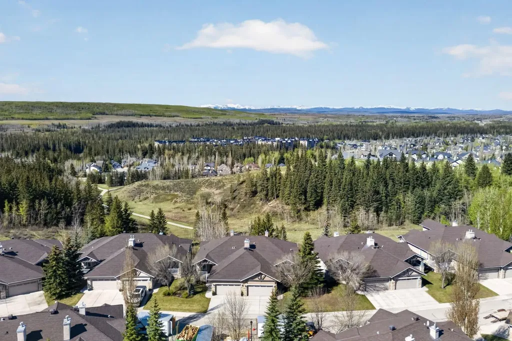 14 Discovery Woods Villas SW Calgary AB T2H5A6