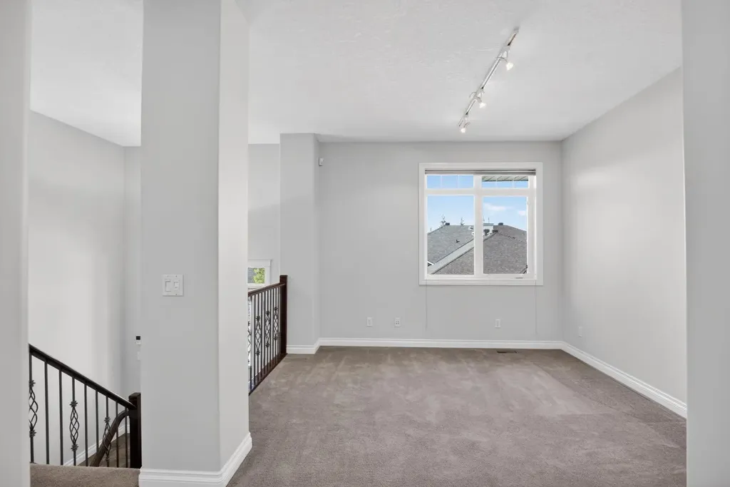 14 Discovery Woods Villas SW Calgary AB T2H5A6