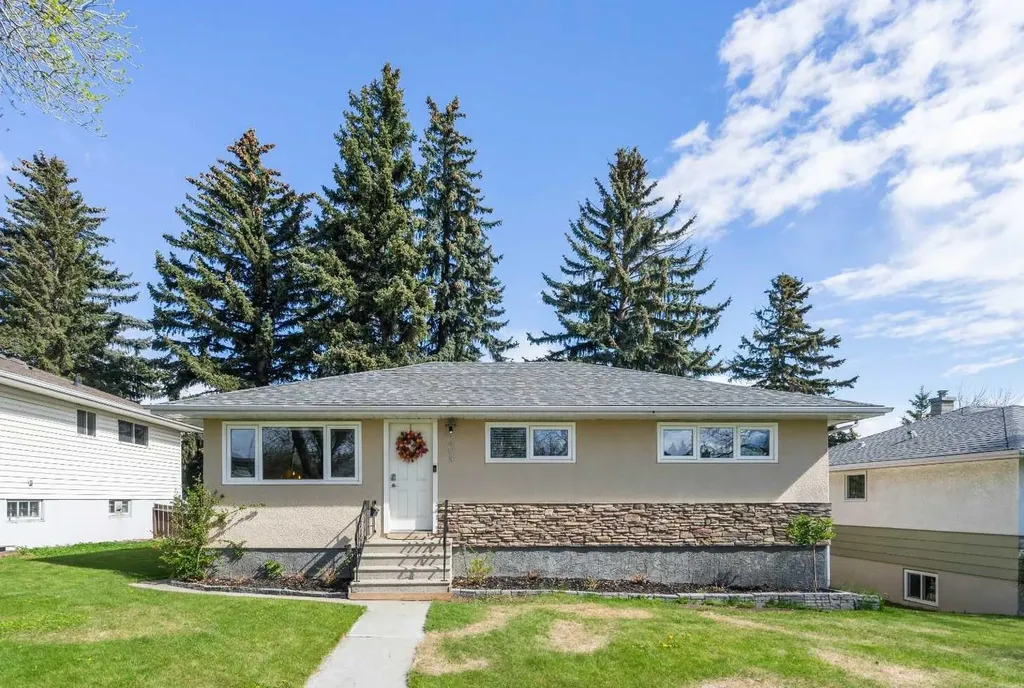 304 Blackthorn Road NW Calgary AB T2K 3S3