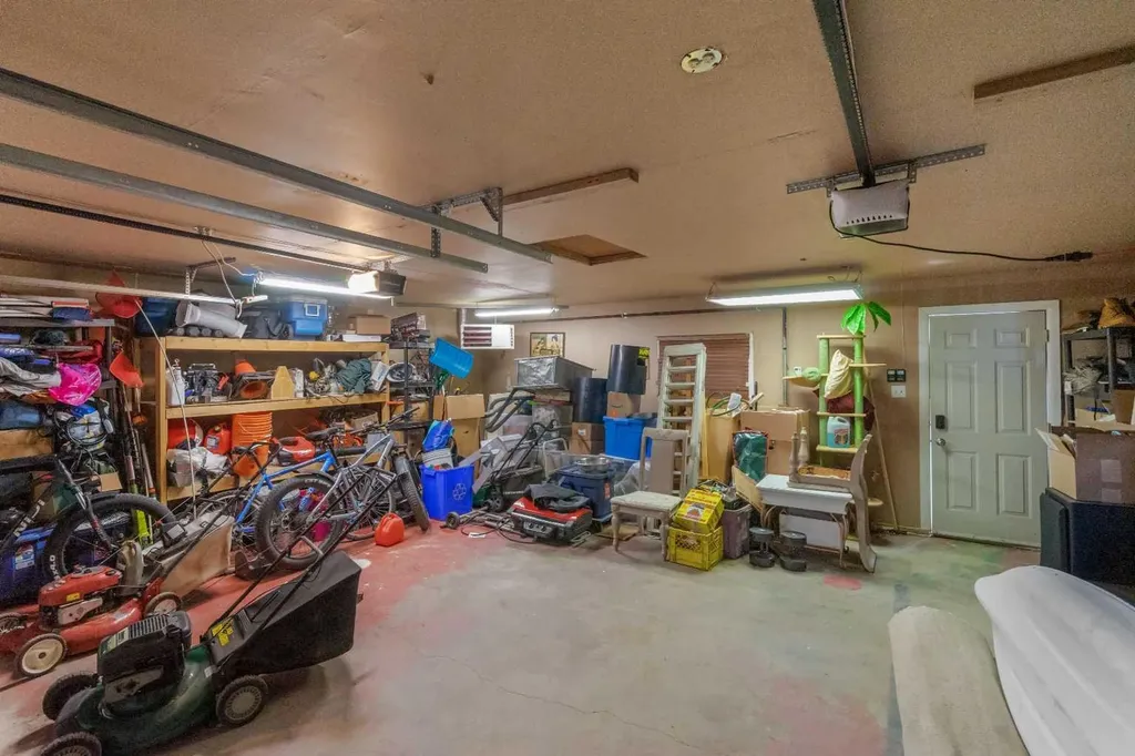 304 Blackthorn Road NW Calgary AB T2K 3S3