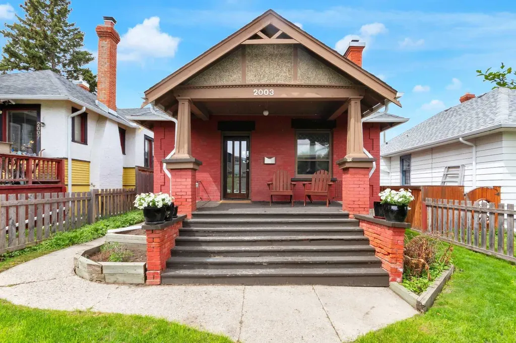 2003 26a Street SW Calgary AB T3E2B9