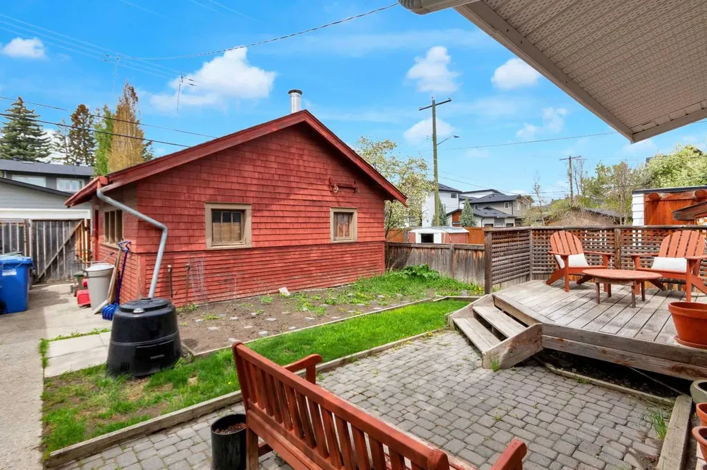 2003 26a Street SW Calgary AB T3E2B9
