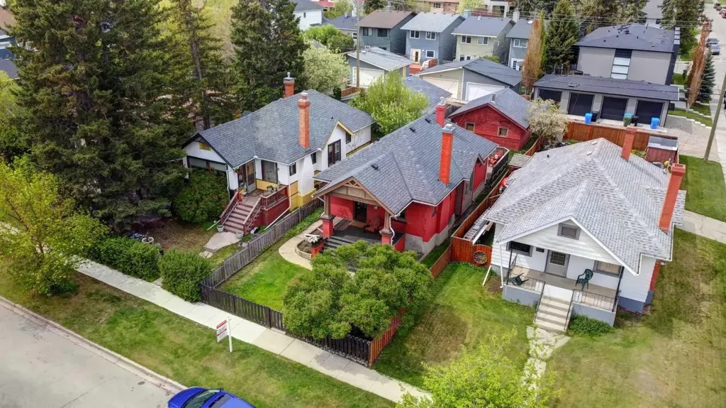 2003 26a Street SW Calgary AB T3E2B9