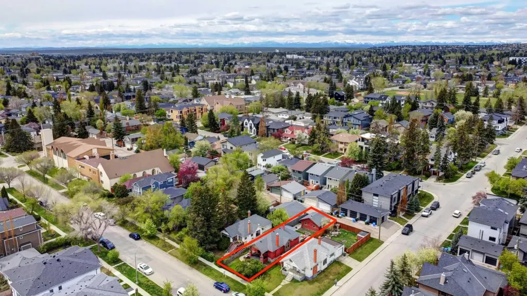 2003 26a Street SW Calgary AB T3E2B9
