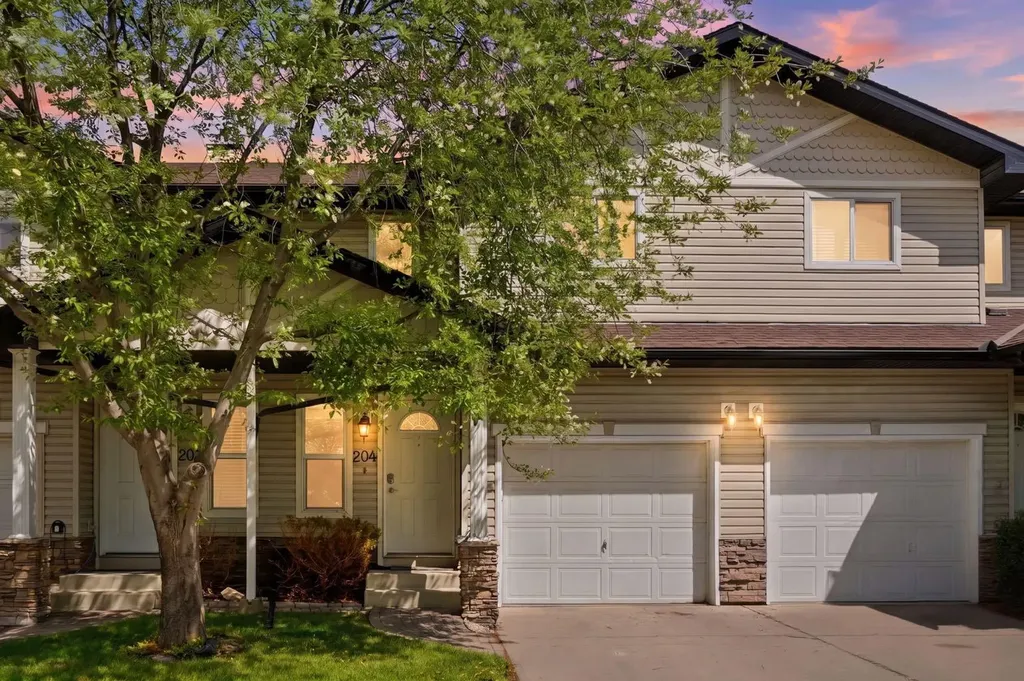 760 Railway Gate SW Airdrie AB T4B 3C5
