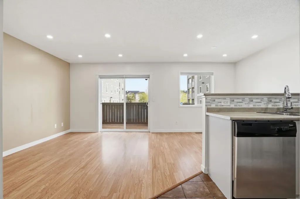 760 Railway Gate SW Airdrie AB T4B 3C5