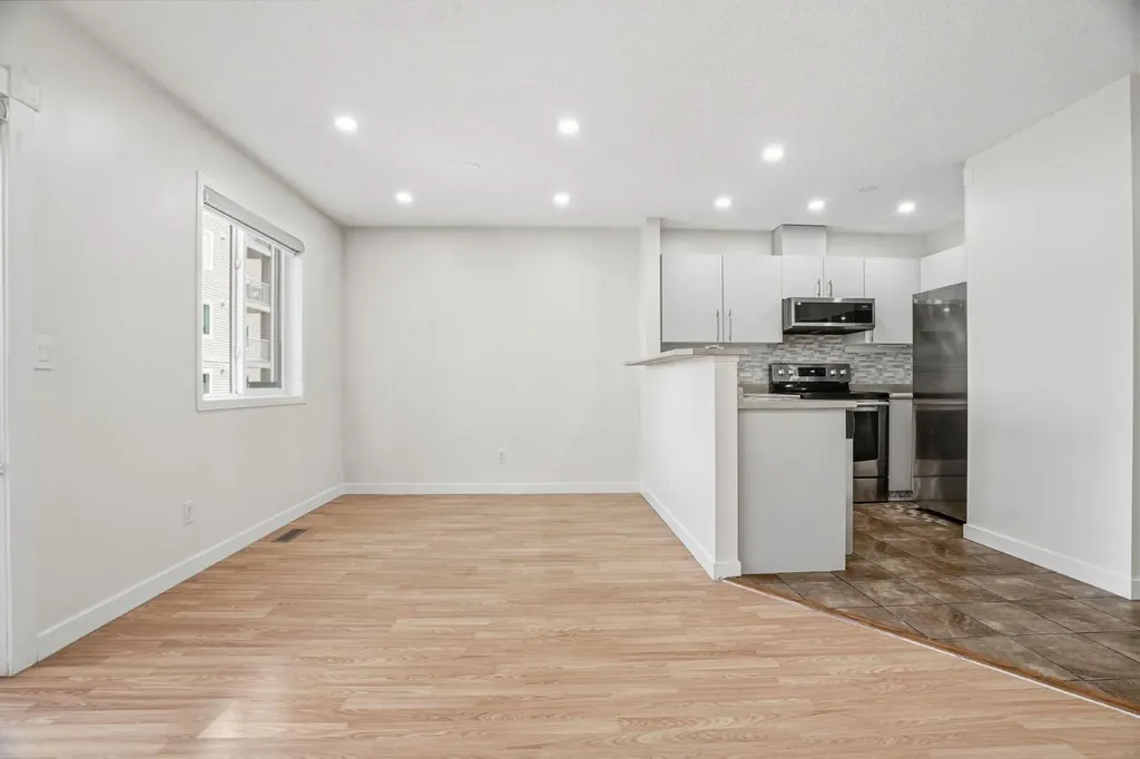760 Railway Gate SW Airdrie AB T4B 3C5