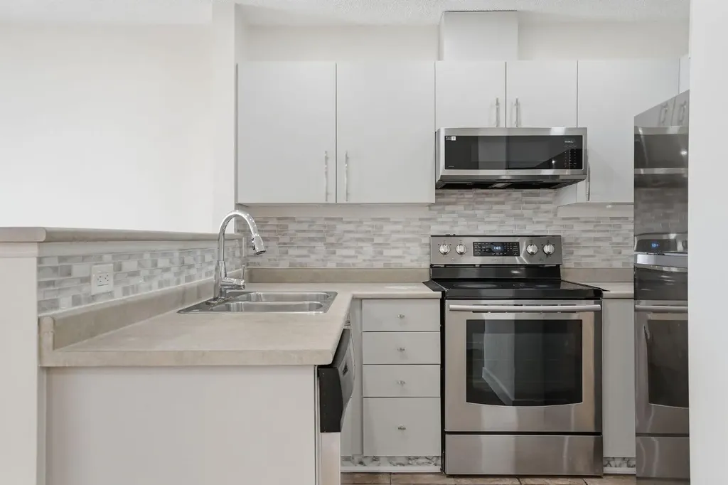 760 Railway Gate SW Airdrie AB T4B 3C5