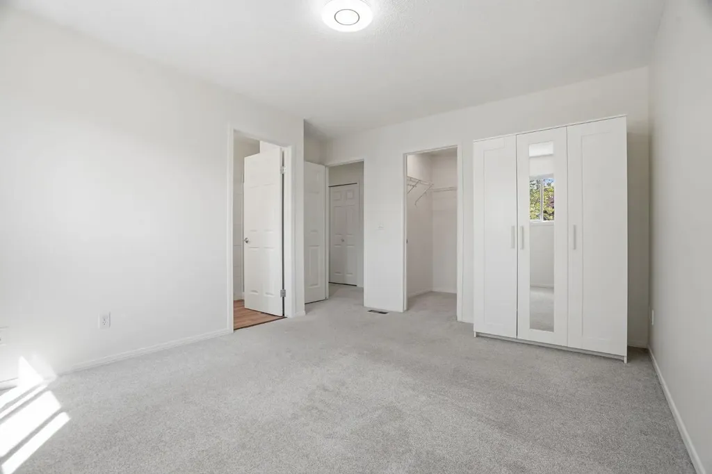 760 Railway Gate SW Airdrie AB T4B 3C5