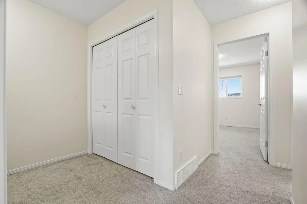 760 Railway Gate SW Airdrie AB T4B 3C5
