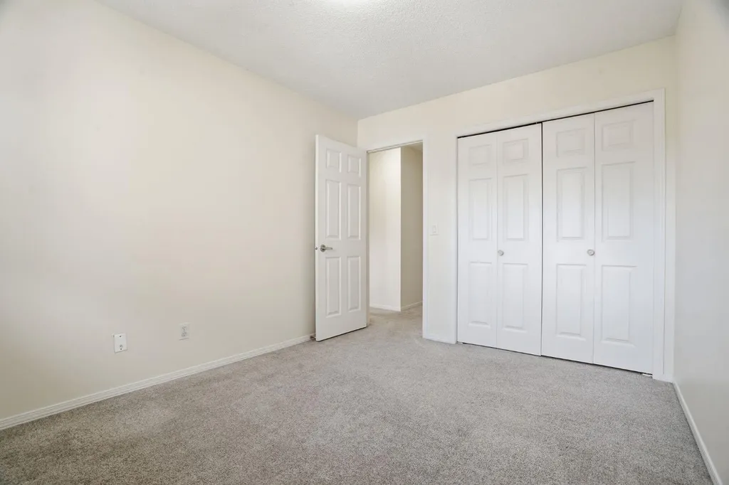 760 Railway Gate SW Airdrie AB T4B 3C5