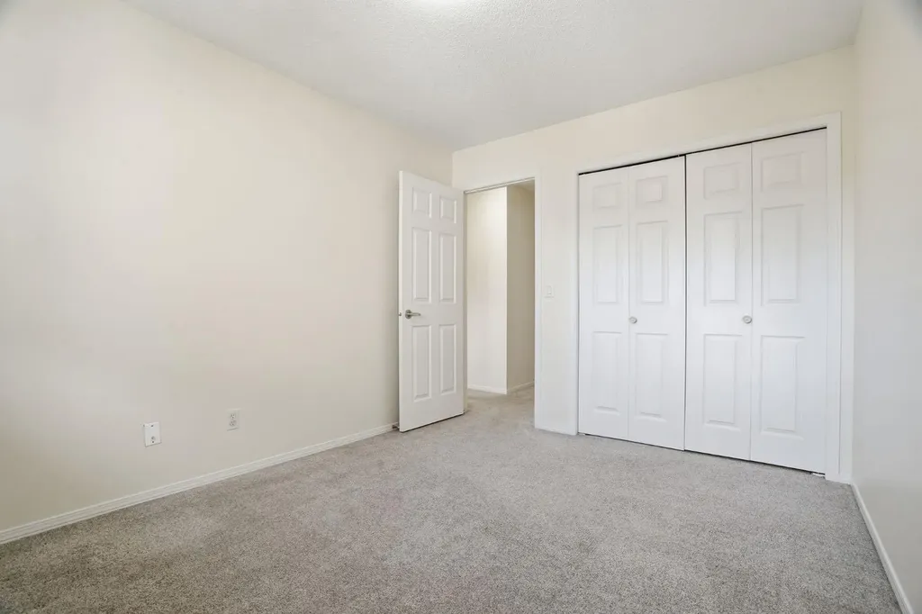 760 Railway Gate SW Airdrie AB T4B 3C5