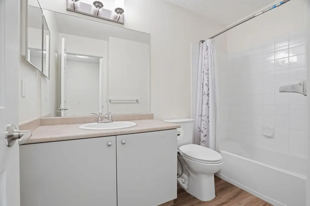760 Railway Gate SW Airdrie AB T4B 3C5