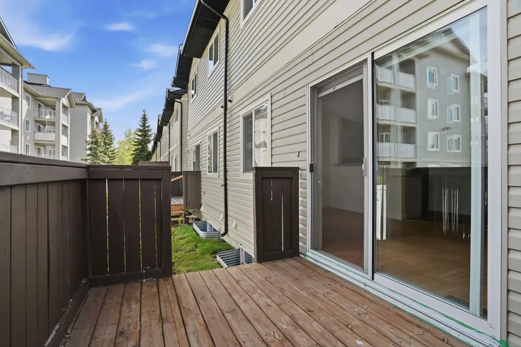 760 Railway Gate SW Airdrie AB T4B 3C5